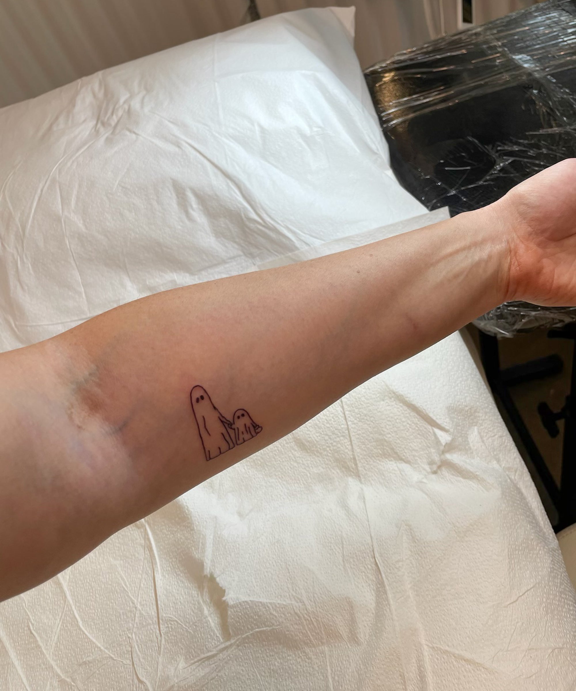 Tattoo bleeding : r/tattooadvice